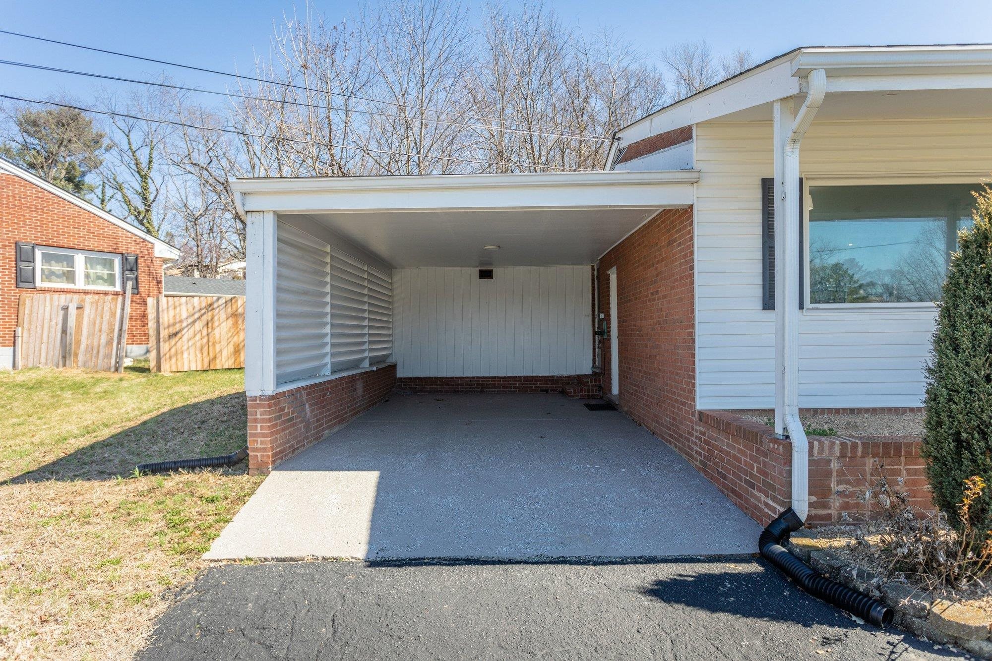 100 MONUMENT AVE, HARRISONBURG, Virginia 22801, 3 Bedrooms Bedrooms, ,2 BathroomsBathrooms,Residential,100 MONUMENT AVE,674450 MLS # 674450