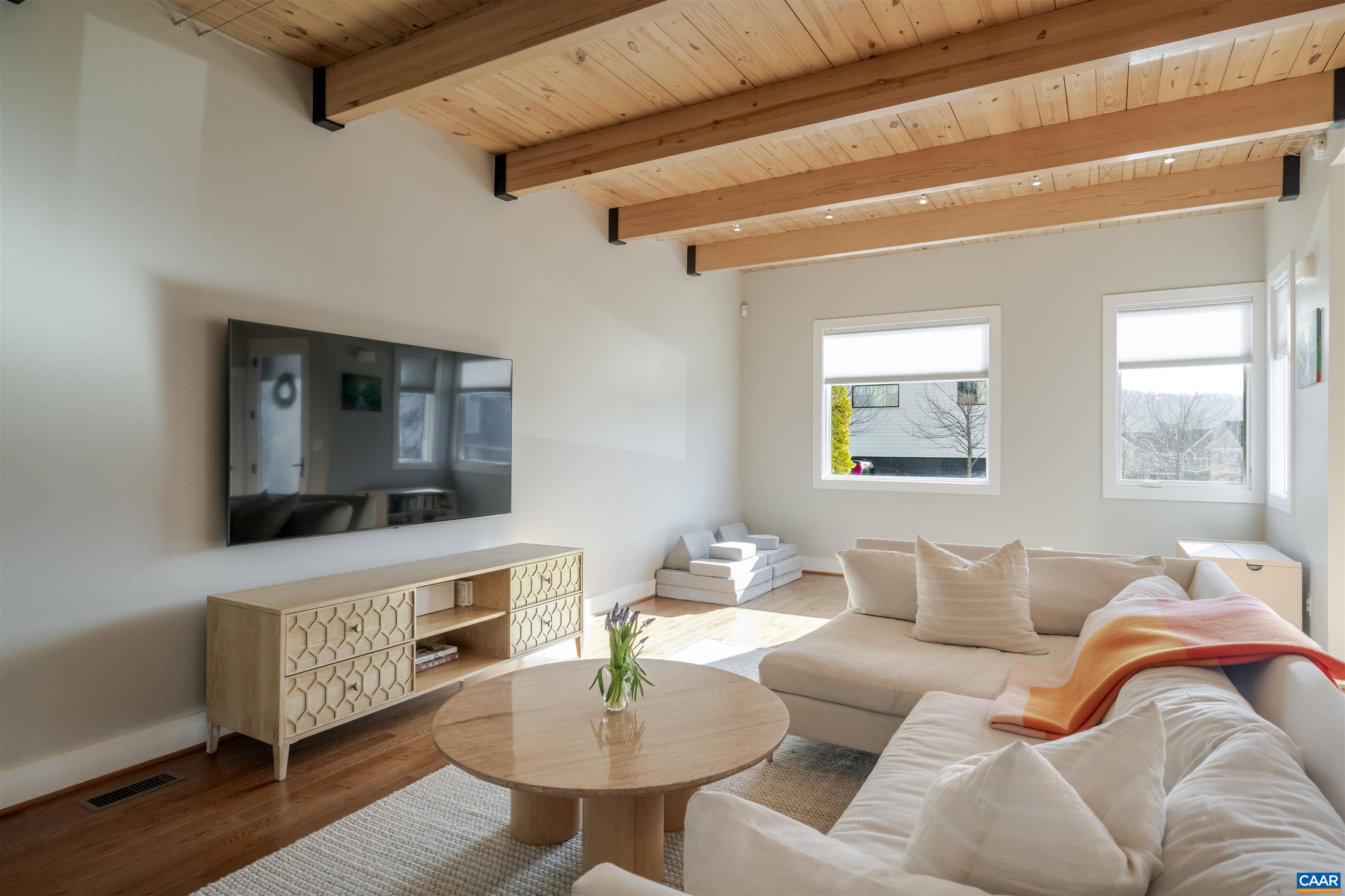 575 LOCHLYN HILL DR, CHARLOTTESVILLE, Virginia 22901, 3 Bedrooms Bedrooms, ,2 BathroomsBathrooms,Residential,575 LOCHLYN HILL DR,674463 MLS # 674463