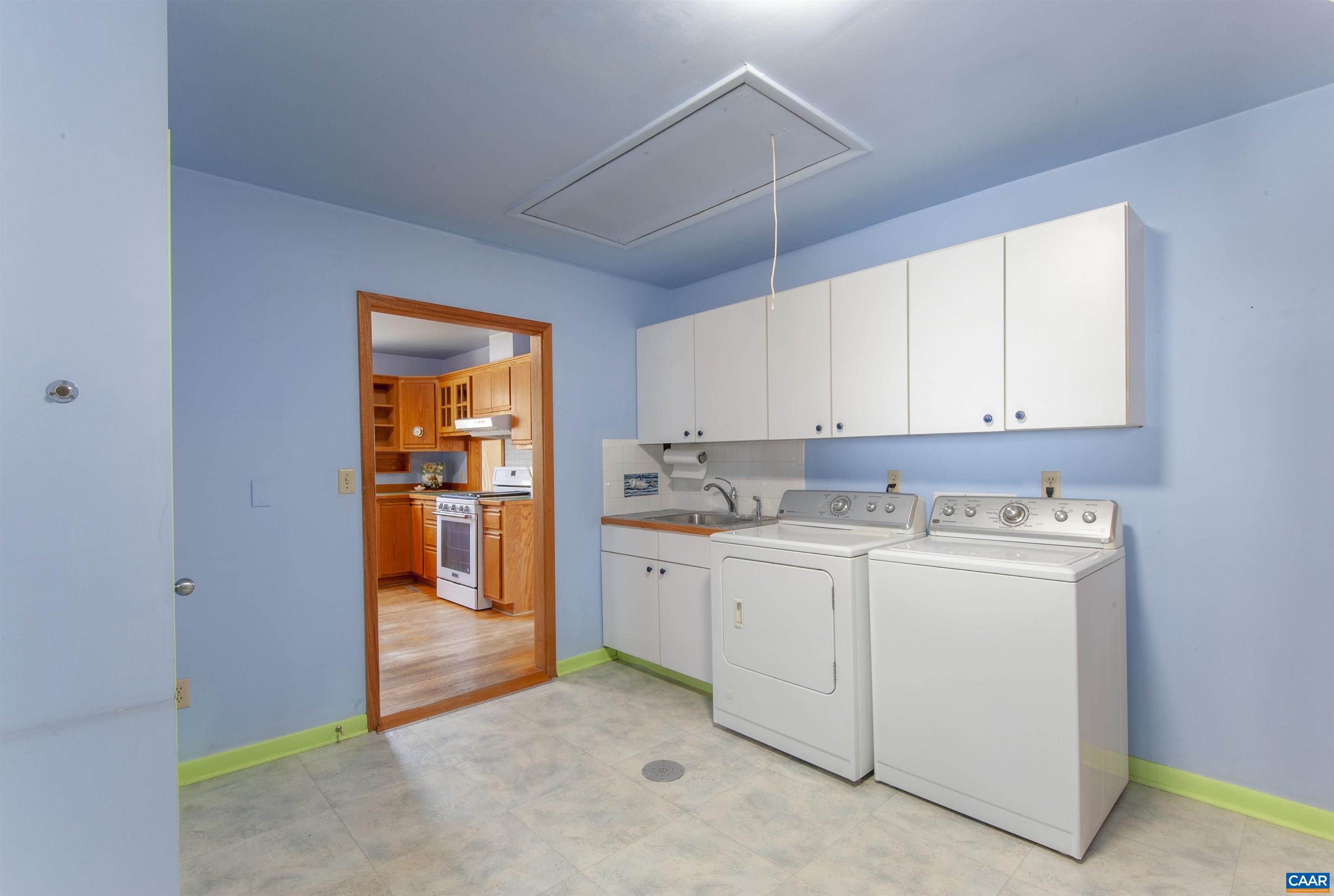 8268 DICK WOODS RD, AFTON, Virginia 22920, 3 Bedrooms Bedrooms, ,2 BathroomsBathrooms,Residential,Squirrel Hill,8268 DICK WOODS RD,674468 MLS # 674468