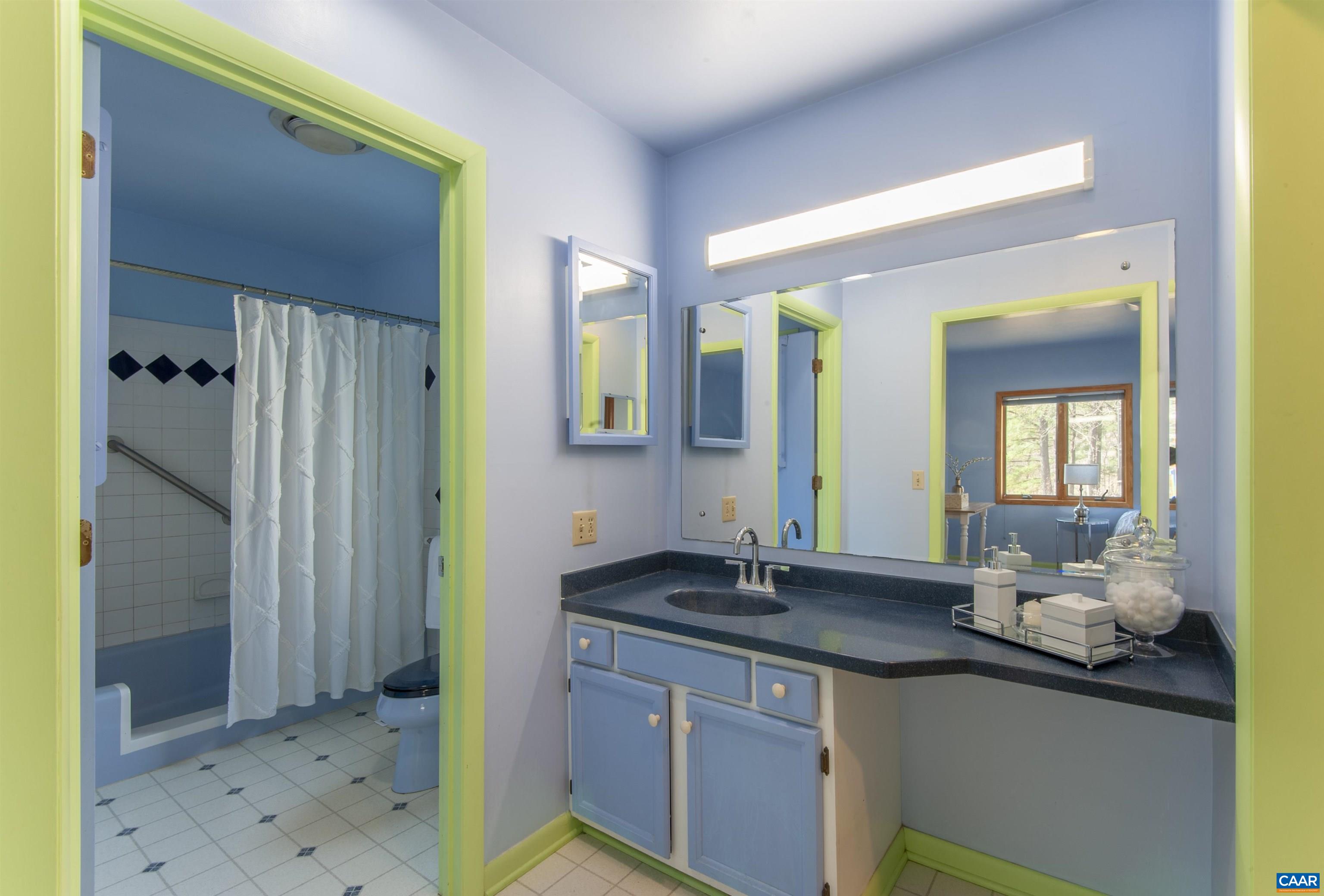 8268 DICK WOODS RD, AFTON, Virginia 22920, 3 Bedrooms Bedrooms, ,2 BathroomsBathrooms,Residential,Squirrel Hill,8268 DICK WOODS RD,674468 MLS # 674468