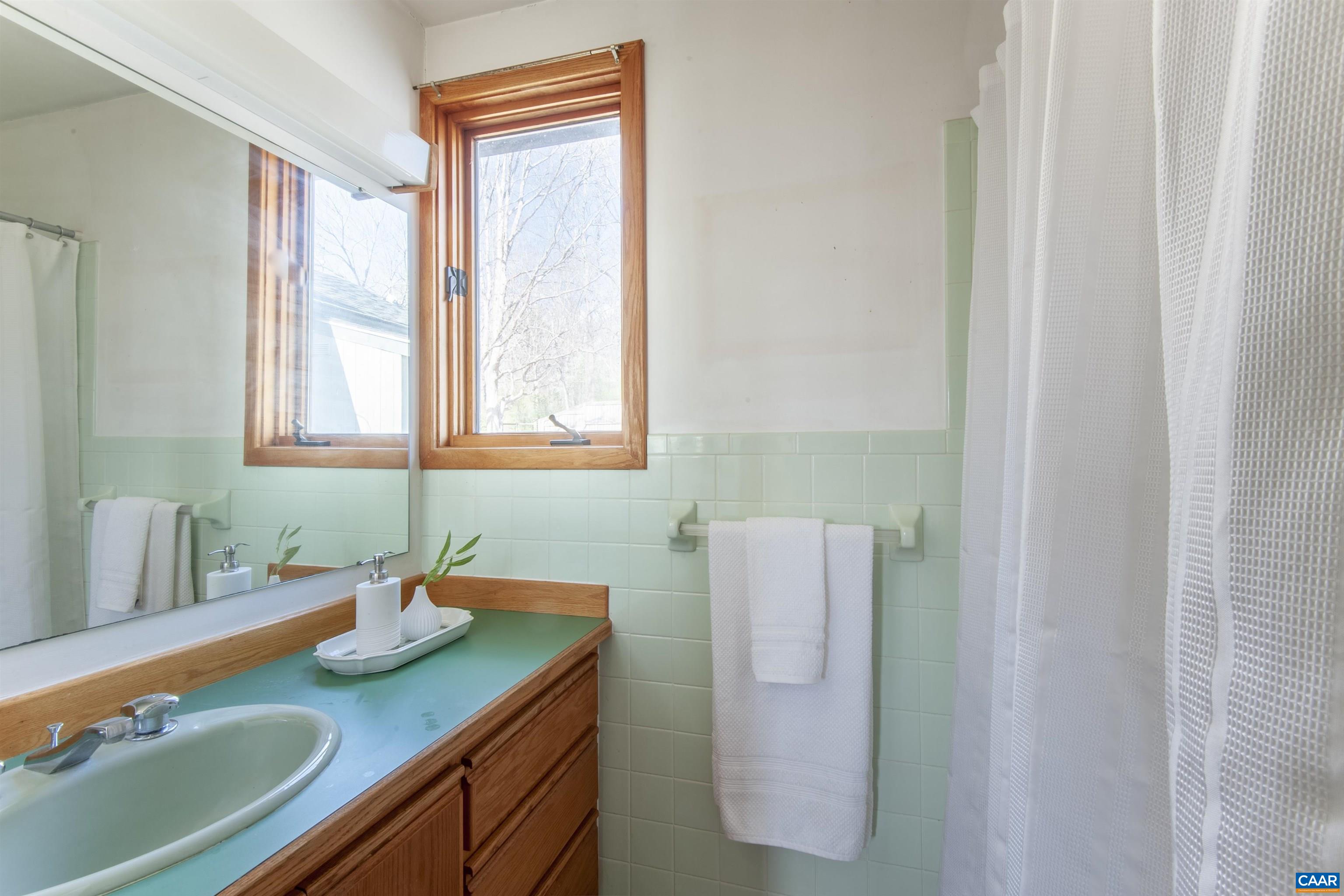 8268 DICK WOODS RD, AFTON, Virginia 22920, 3 Bedrooms Bedrooms, ,2 BathroomsBathrooms,Residential,Squirrel Hill,8268 DICK WOODS RD,674468 MLS # 674468