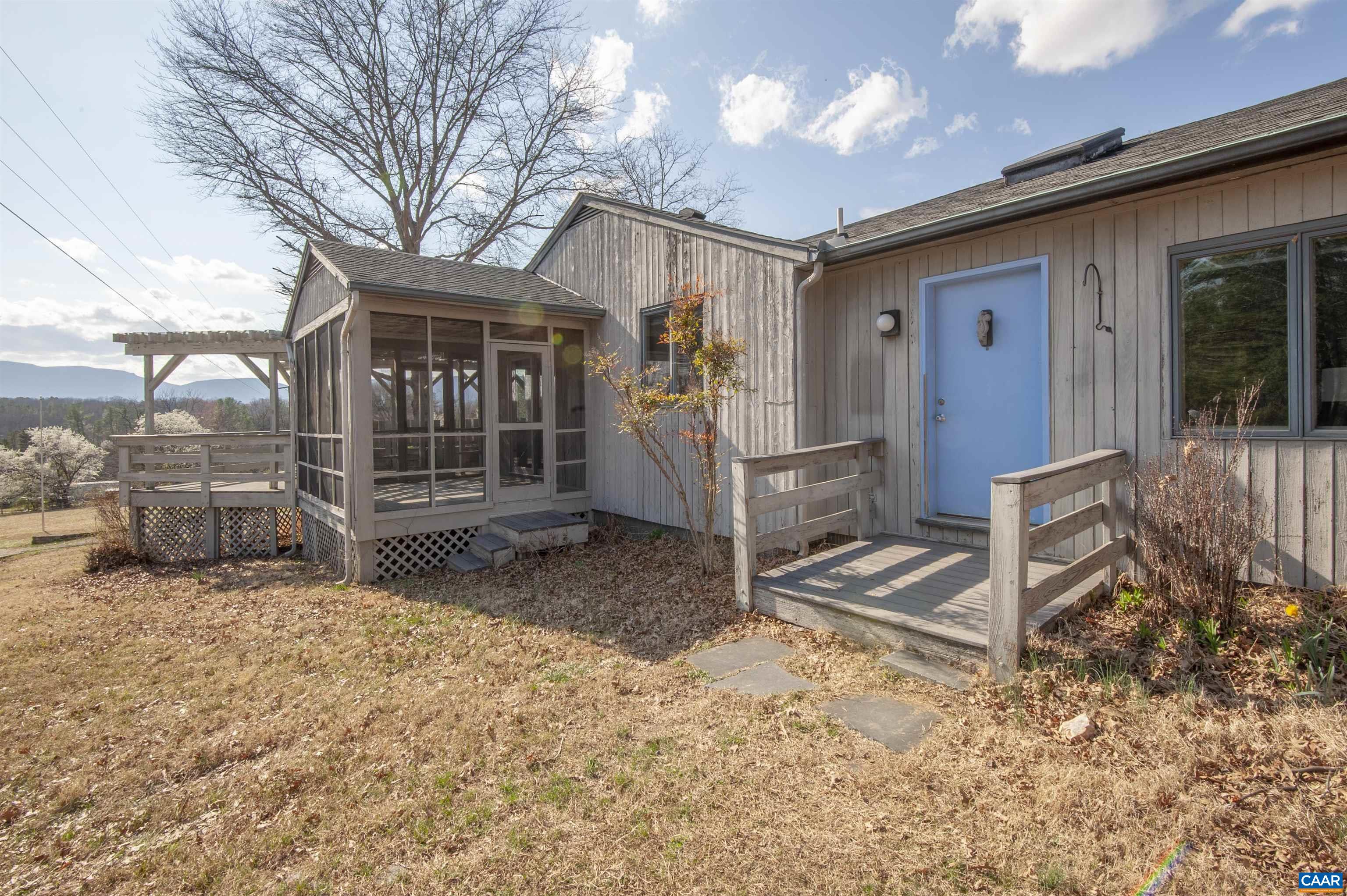 8268 DICK WOODS RD, AFTON, Virginia 22920, 3 Bedrooms Bedrooms, ,2 BathroomsBathrooms,Residential,Squirrel Hill,8268 DICK WOODS RD,674468 MLS # 674468