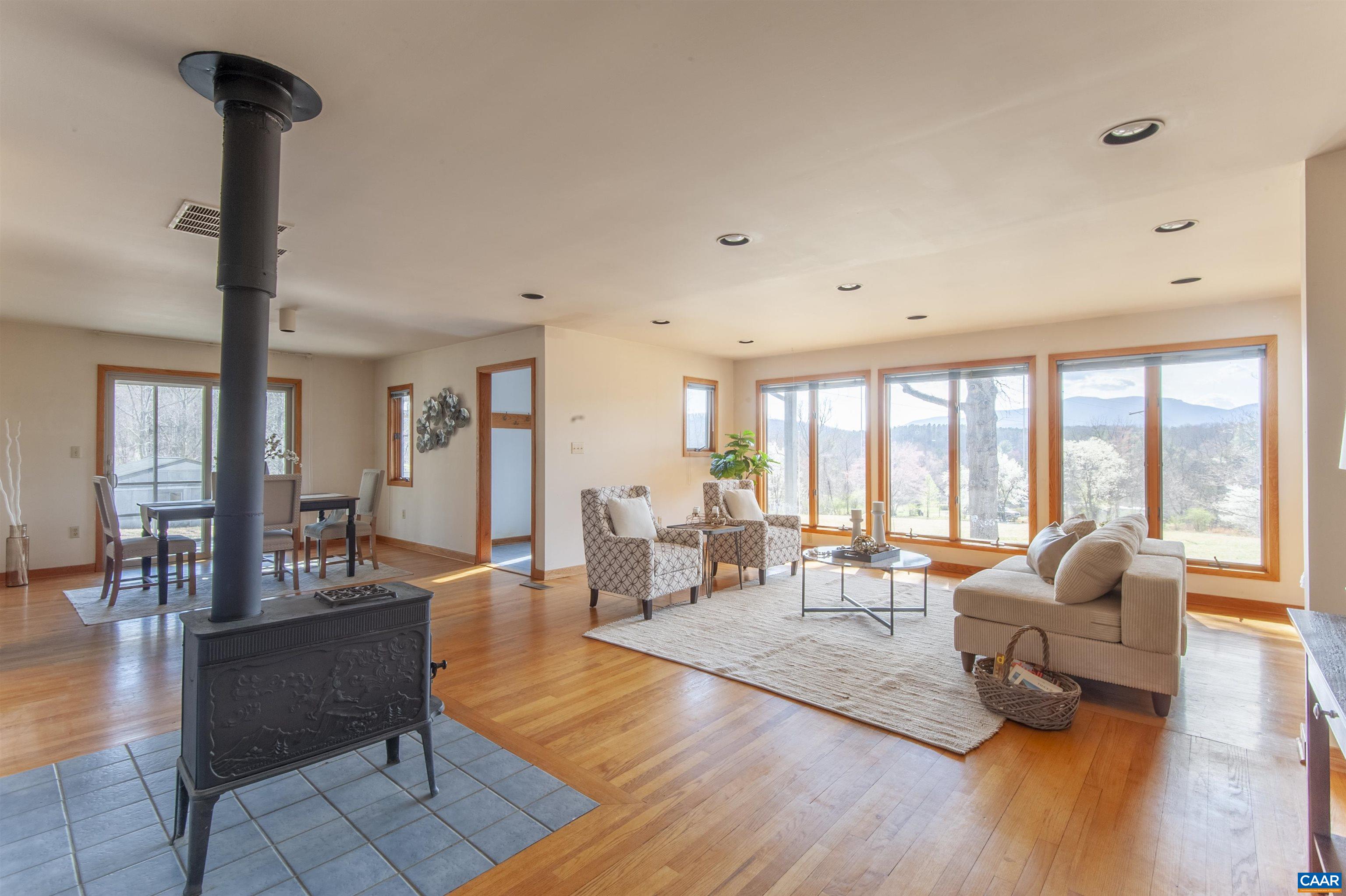 8268 DICK WOODS RD, AFTON, Virginia 22920, 3 Bedrooms Bedrooms, ,2 BathroomsBathrooms,Residential,Squirrel Hill,8268 DICK WOODS RD,674468 MLS # 674468