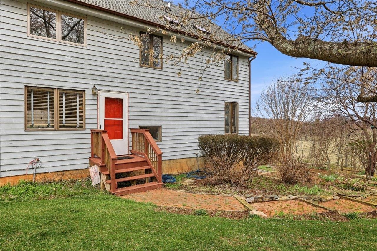 1120 KINGSWAY RD, AFTON, Virginia 22920, 3 Bedrooms Bedrooms, ,2 BathroomsBathrooms,Residential,Adams Eden,1120 KINGSWAY RD,674648 MLS # 674648