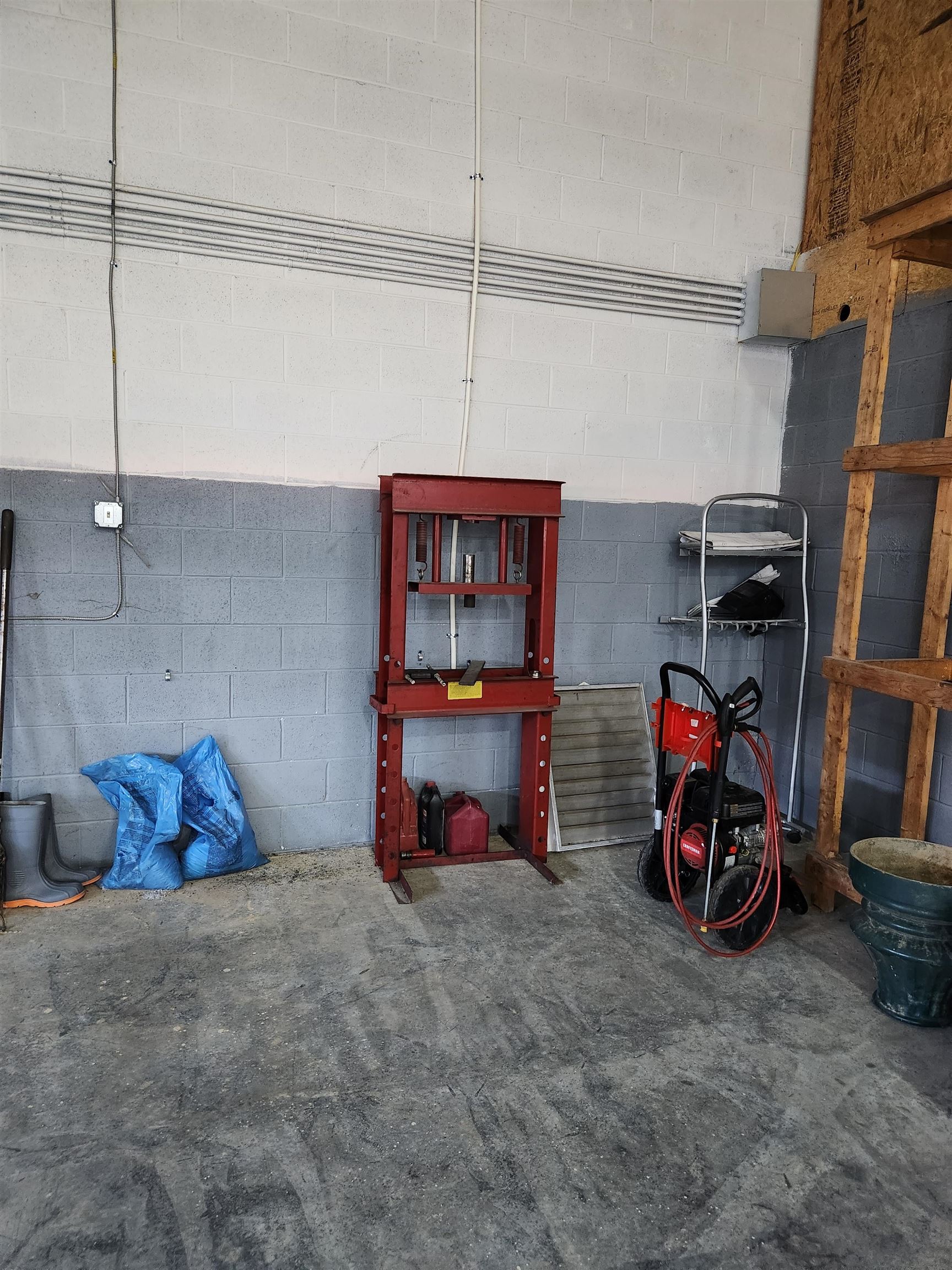 1207 N LIBERTY ST, HARRISONBURG, Virginia 22802, ,Commercial,1207 N LIBERTY ST,674673 MLS # 674673