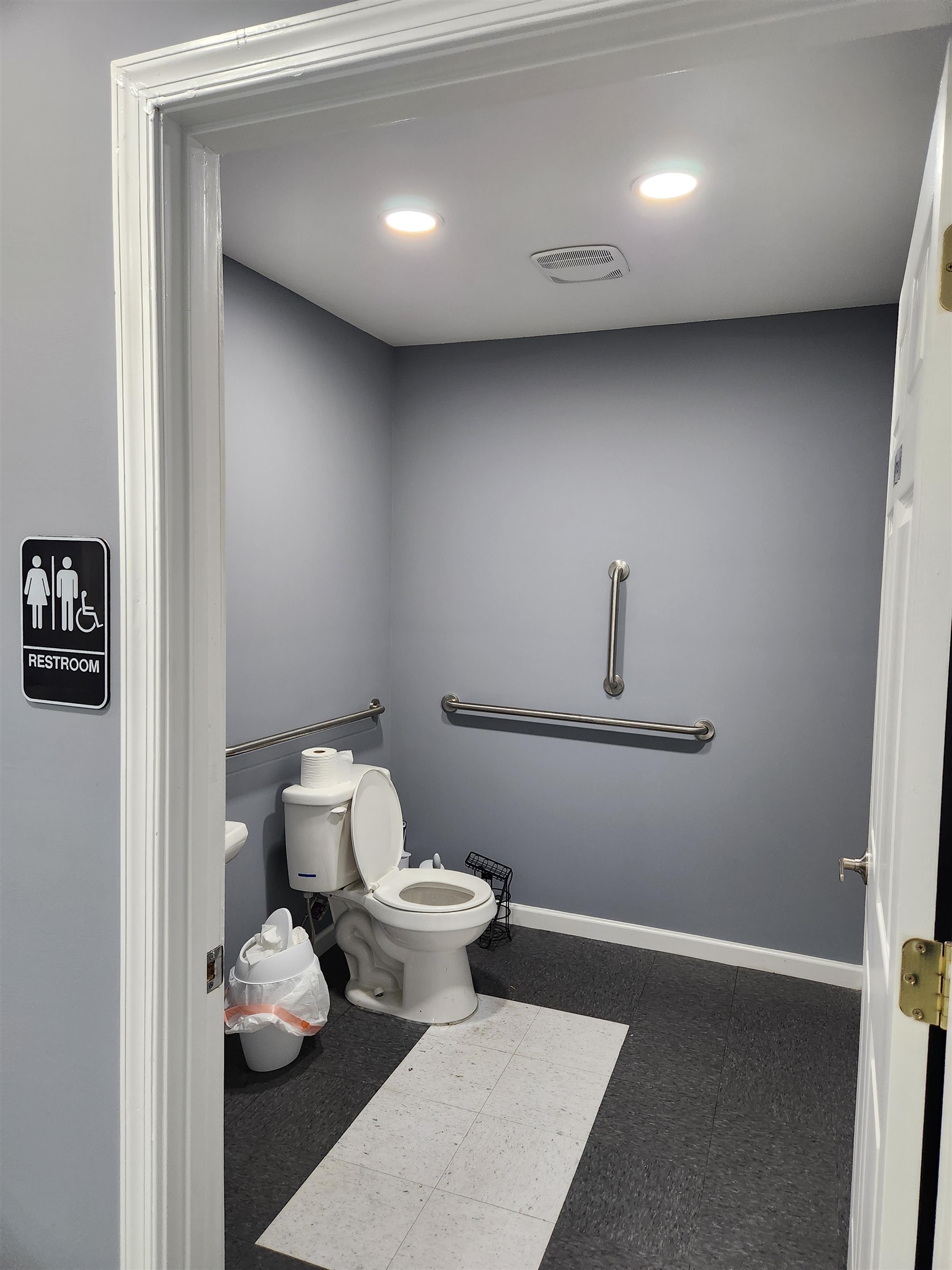 1207 N LIBERTY ST, HARRISONBURG, Virginia 22802, ,Commercial,1207 N LIBERTY ST,674673 MLS # 674673