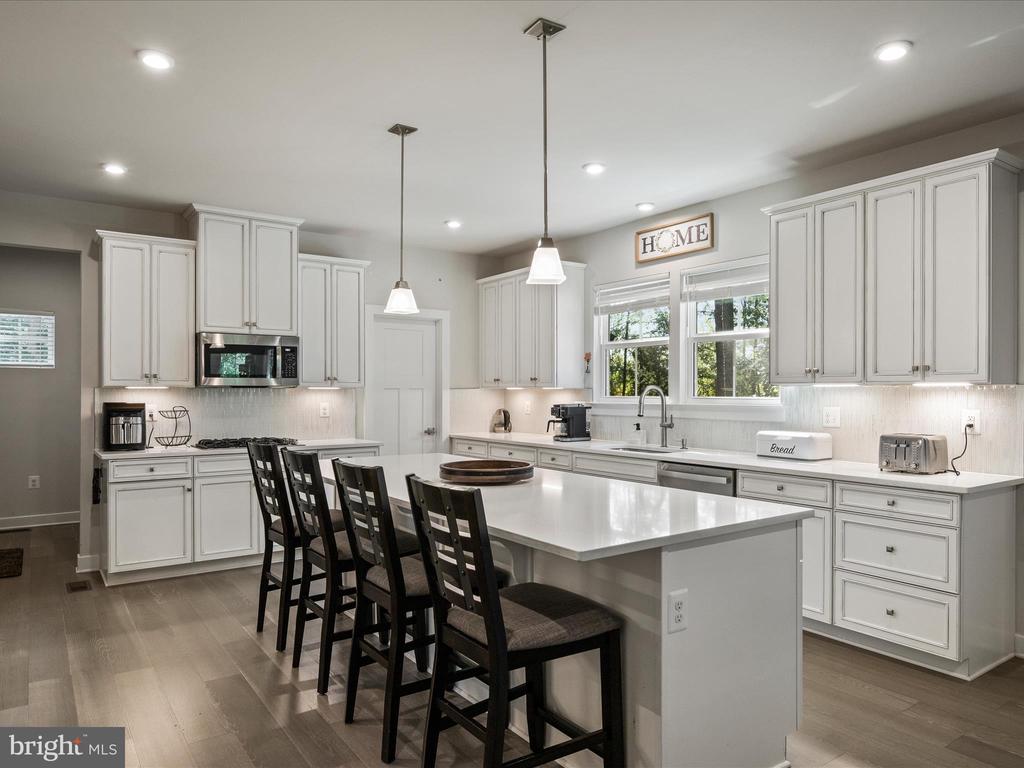 11710 SOUTHVIEW CT, SPOTSYLVANIA, Virginia 22551, 5 Bedrooms Bedrooms, ,3 BathroomsBathrooms,Residential,11710 SOUTHVIEW CT,VASP2036458 MLS # VASP2036458