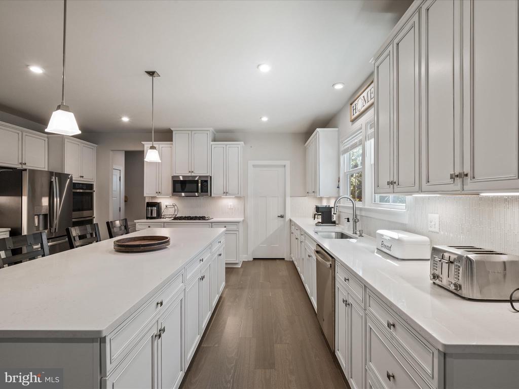 11710 SOUTHVIEW CT, SPOTSYLVANIA, Virginia 22551, 5 Bedrooms Bedrooms, ,3 BathroomsBathrooms,Residential,11710 SOUTHVIEW CT,VASP2036458 MLS # VASP2036458