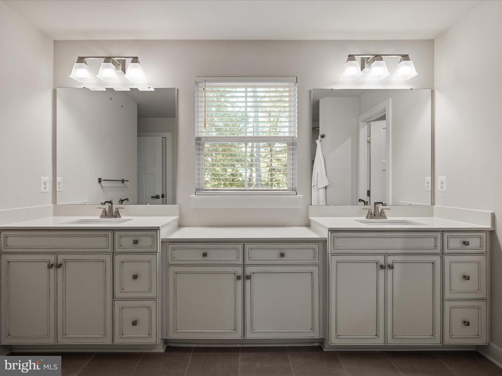 11710 SOUTHVIEW CT, SPOTSYLVANIA, Virginia 22551, 5 Bedrooms Bedrooms, ,3 BathroomsBathrooms,Residential,11710 SOUTHVIEW CT,VASP2036458 MLS # VASP2036458