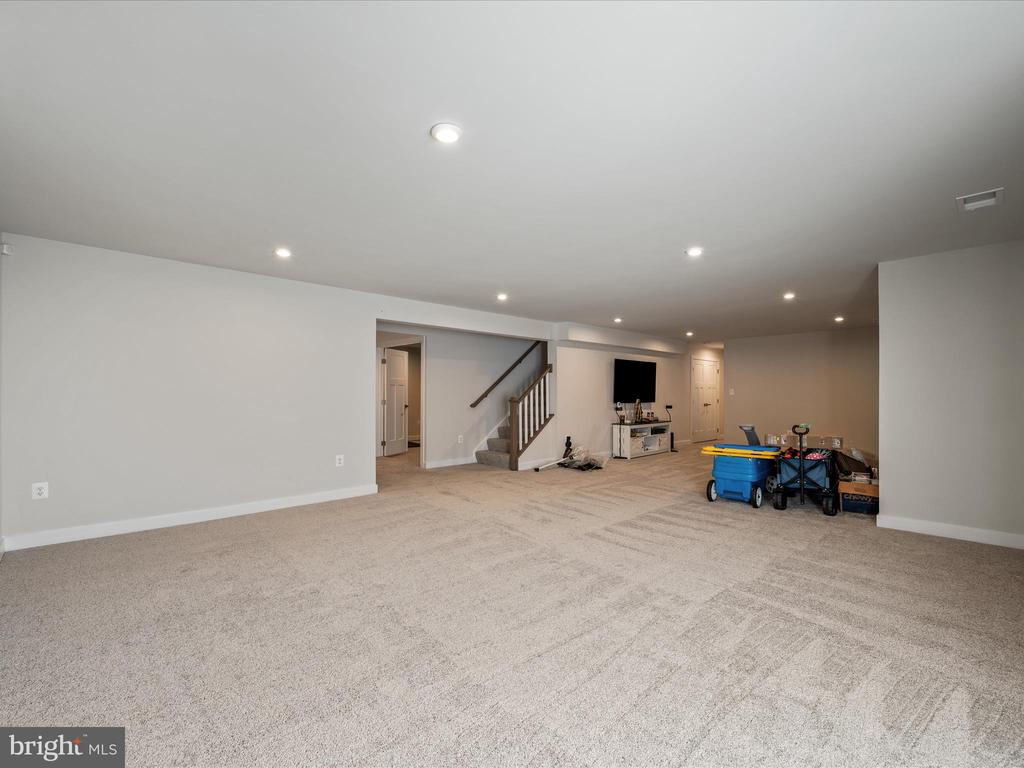 11710 SOUTHVIEW CT, SPOTSYLVANIA, Virginia 22551, 5 Bedrooms Bedrooms, ,3 BathroomsBathrooms,Residential,11710 SOUTHVIEW CT,VASP2036458 MLS # VASP2036458