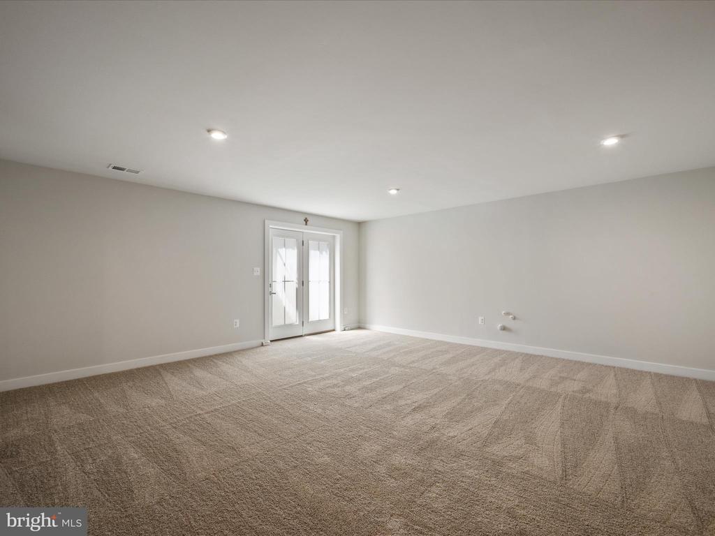 11710 SOUTHVIEW CT, SPOTSYLVANIA, Virginia 22551, 5 Bedrooms Bedrooms, ,3 BathroomsBathrooms,Residential,11710 SOUTHVIEW CT,VASP2036458 MLS # VASP2036458