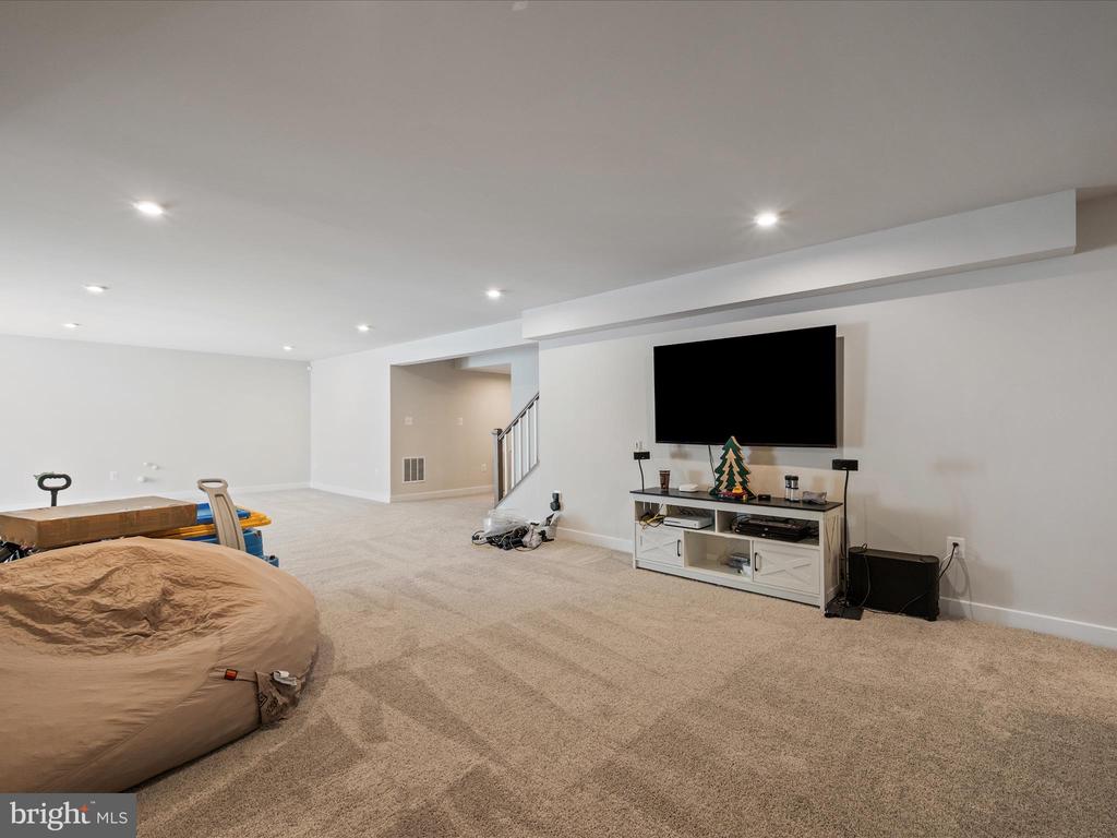 11710 SOUTHVIEW CT, SPOTSYLVANIA, Virginia 22551, 5 Bedrooms Bedrooms, ,3 BathroomsBathrooms,Residential,11710 SOUTHVIEW CT,VASP2036458 MLS # VASP2036458