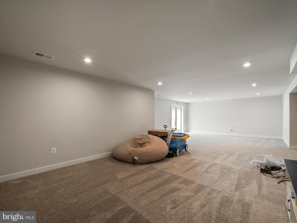 11710 SOUTHVIEW CT, SPOTSYLVANIA, Virginia 22551, 5 Bedrooms Bedrooms, ,3 BathroomsBathrooms,Residential,11710 SOUTHVIEW CT,VASP2036458 MLS # VASP2036458