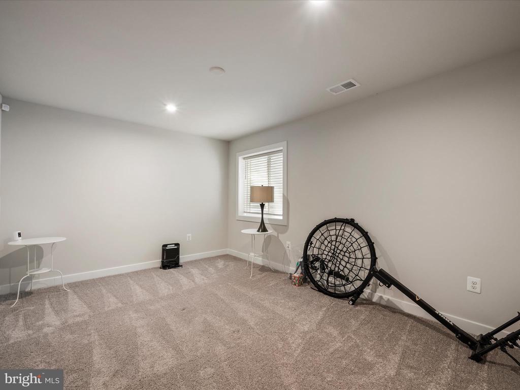 11710 SOUTHVIEW CT, SPOTSYLVANIA, Virginia 22551, 5 Bedrooms Bedrooms, ,3 BathroomsBathrooms,Residential,11710 SOUTHVIEW CT,VASP2036458 MLS # VASP2036458