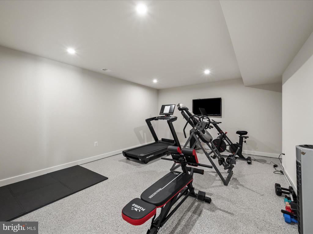 11710 SOUTHVIEW CT, SPOTSYLVANIA, Virginia 22551, 5 Bedrooms Bedrooms, ,3 BathroomsBathrooms,Residential,11710 SOUTHVIEW CT,VASP2036458 MLS # VASP2036458