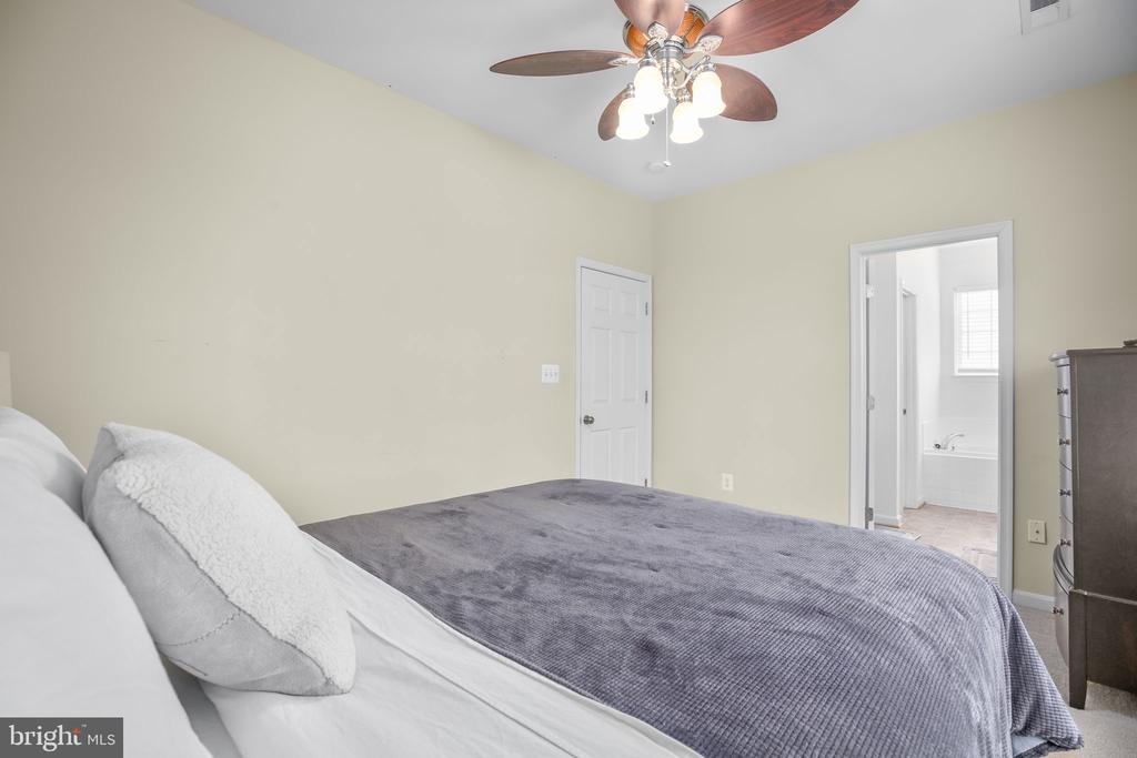 6112 HOT SPRING LN, FREDERICKSBURG, Virginia 22407, 3 Bedrooms Bedrooms, ,3 BathroomsBathrooms,Residential,6112 HOT SPRING LN,VASP2039386 MLS # VASP2039386