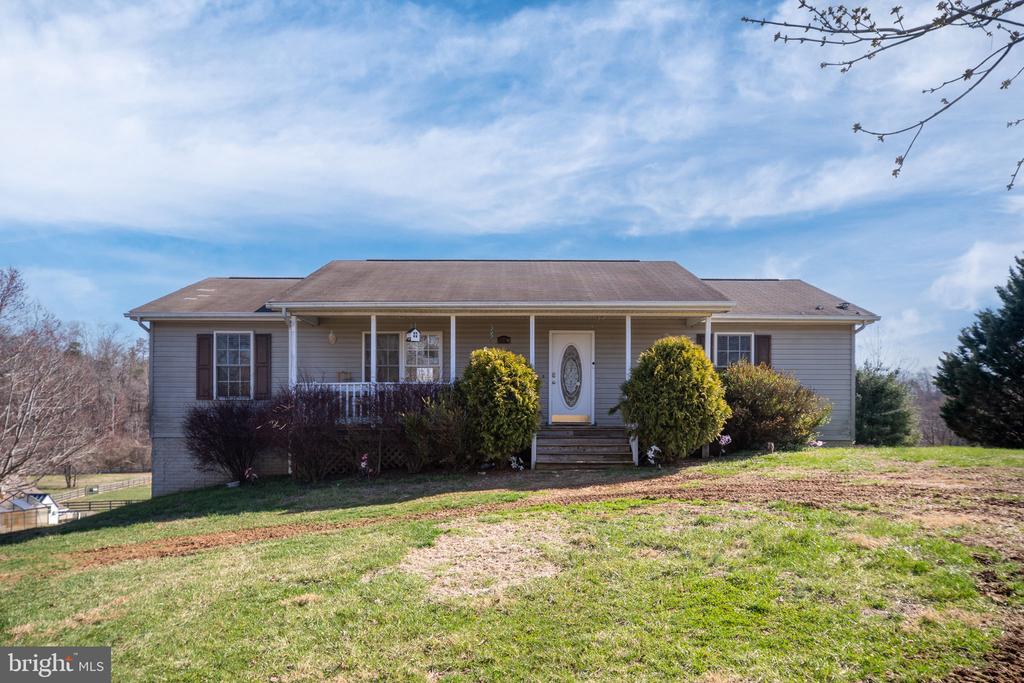 7541 EGGBORNSVILLE RD, RIXEYVILLE, Virginia 22737, 3 Bedrooms Bedrooms, ,2 BathroomsBathrooms,Residential,7541 EGGBORNSVILLE RD,VACU2013000 MLS # VACU2013000