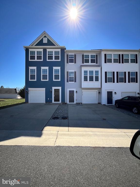 12113 BOWLING FARM CT, FREDERICKSBURG, Virginia 22407, 3 Bedrooms Bedrooms, ,2 BathroomsBathrooms,Residential,12113 BOWLING FARM CT,VASP2040160 MLS # VASP2040160 12113 BOWLING FARM CT, FREDERICKSBURG, Virginia 22407, 3 Bedrooms Bedrooms, ,2 BathroomsBathrooms,Residential,12113 BOWLING FARM CT,VASP2040160 MLS # VASP2040160