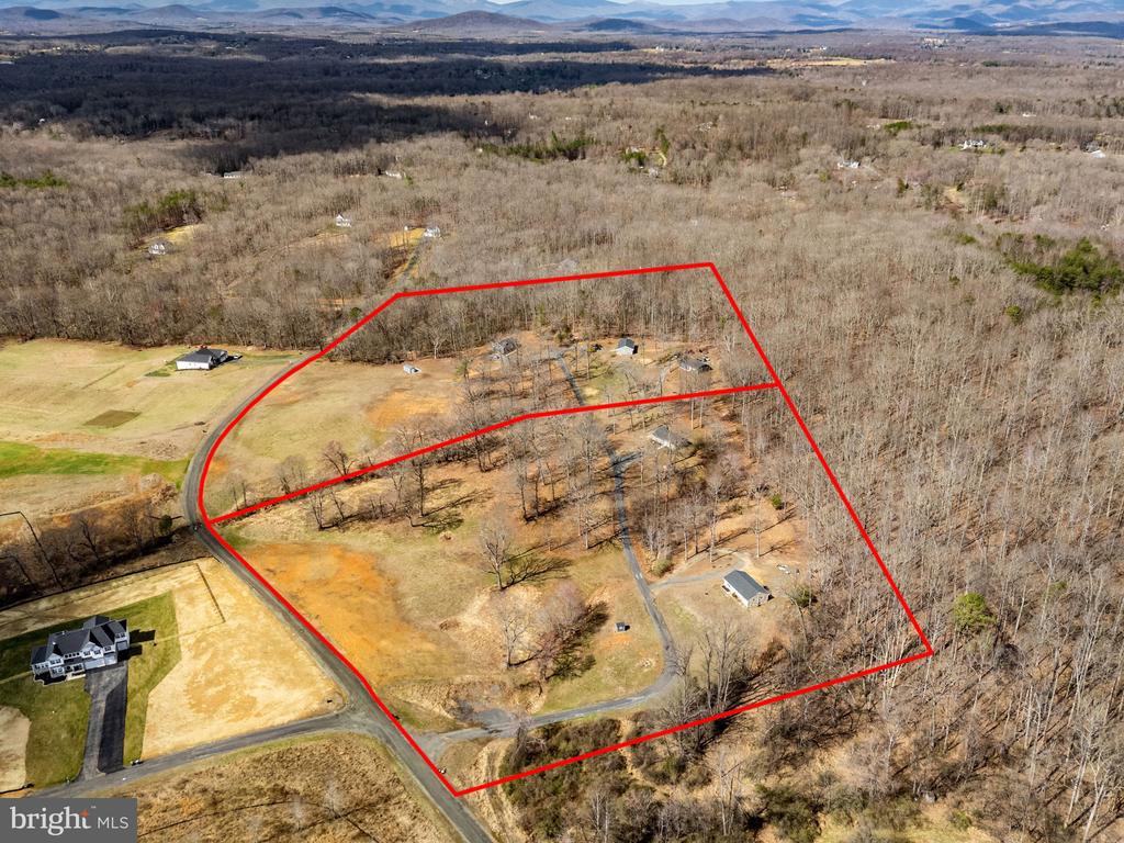 7 FLETCHER LN, AMISSVILLE, Virginia 20106, 2 Bedrooms Bedrooms, ,2 BathroomsBathrooms,Residential,7 FLETCHER LN,VACU2013010 MLS # VACU2013010