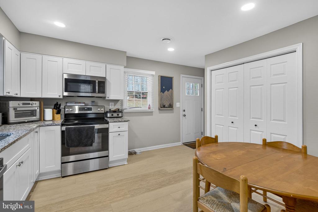 7 FLETCHER LN, AMISSVILLE, Virginia 20106, 2 Bedrooms Bedrooms, ,2 BathroomsBathrooms,Residential,7 FLETCHER LN,VACU2013010 MLS # VACU2013010