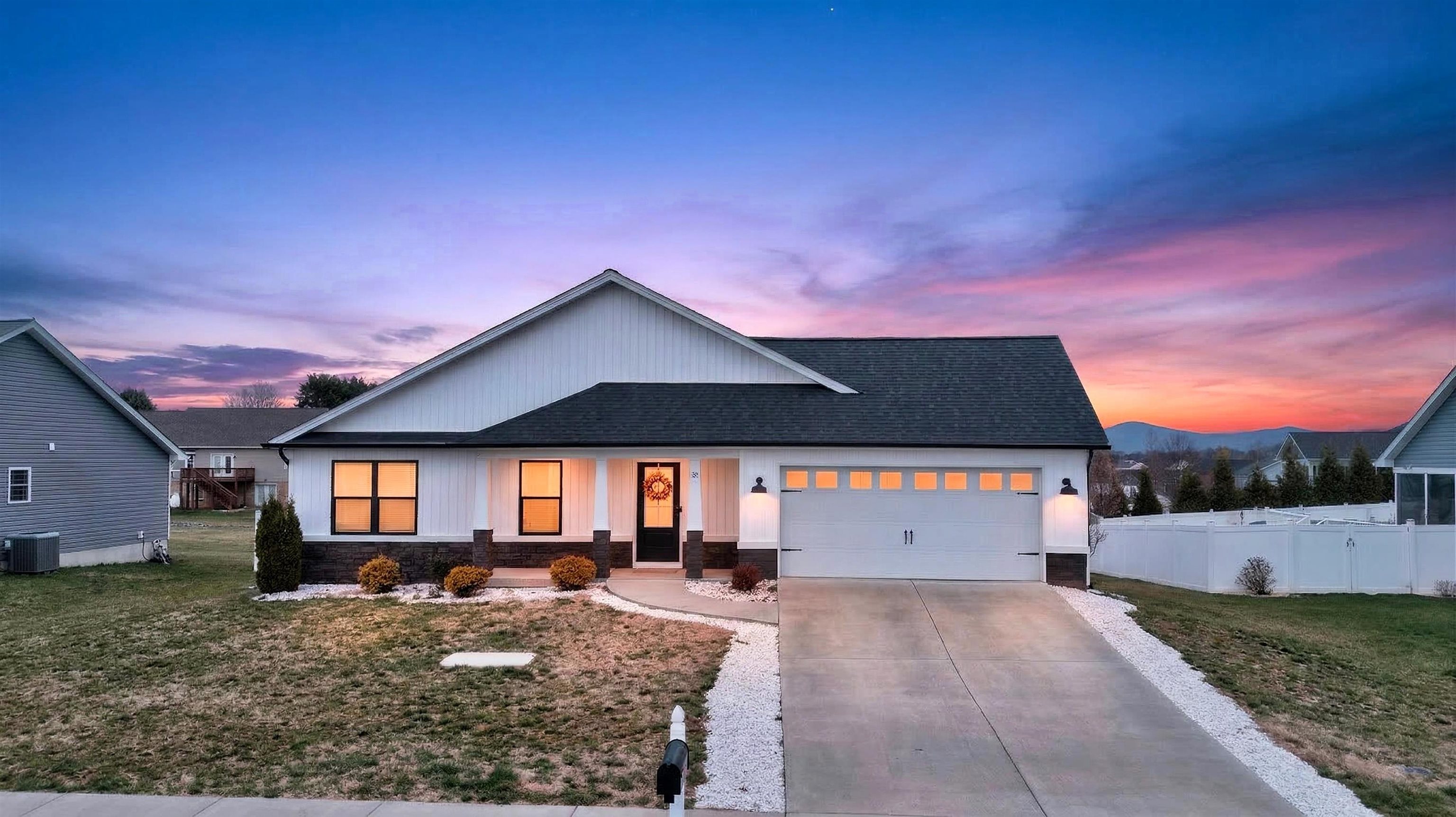 30 OAKBRIDGE DR, WAYNESBORO, Virginia 22980, 4 Bedrooms Bedrooms, ,2 BathroomsBathrooms,Residential,30 OAKBRIDGE DR,674650 MLS # 674650