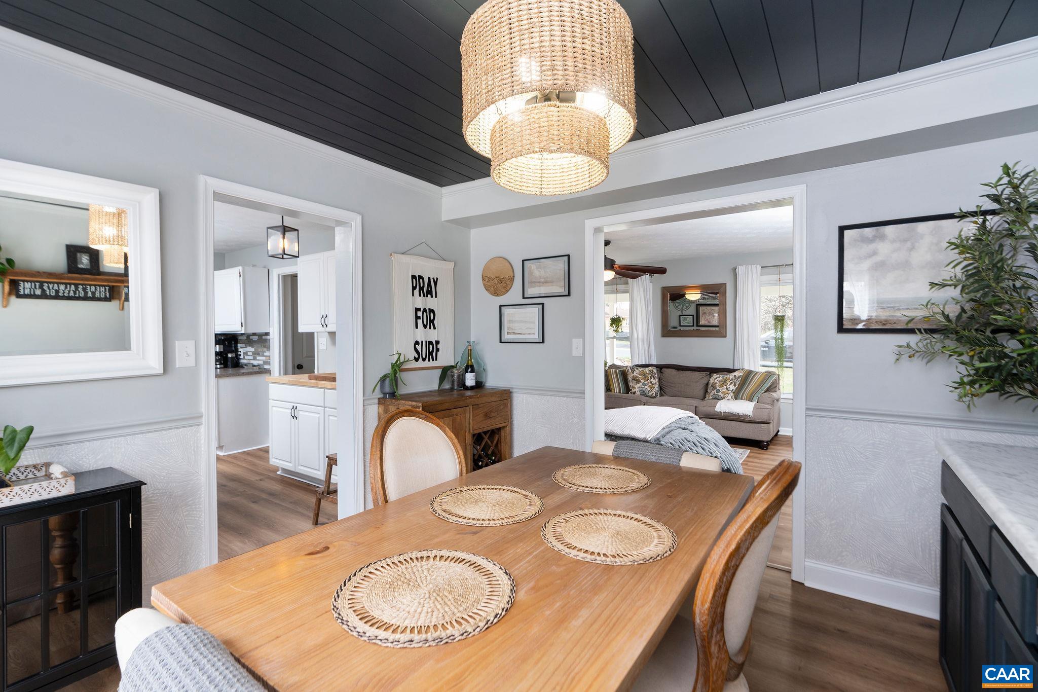 205 YOUNT AVE, STAUNTON, Virginia 24401, 3 Bedrooms Bedrooms, ,2 BathroomsBathrooms,Residential,205 YOUNT AVE,674652 MLS # 674652