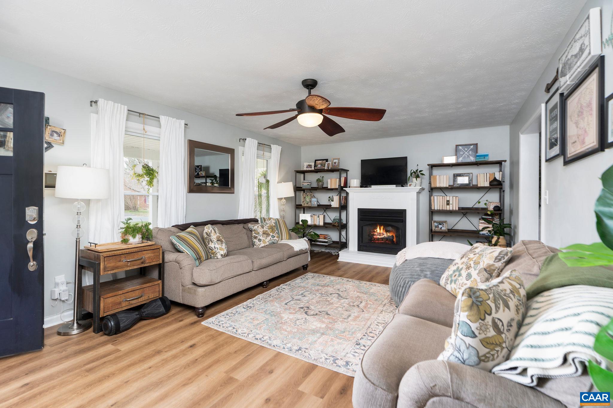 205 YOUNT AVE, STAUNTON, Virginia 24401, 3 Bedrooms Bedrooms, ,2 BathroomsBathrooms,Residential,205 YOUNT AVE,674652 MLS # 674652