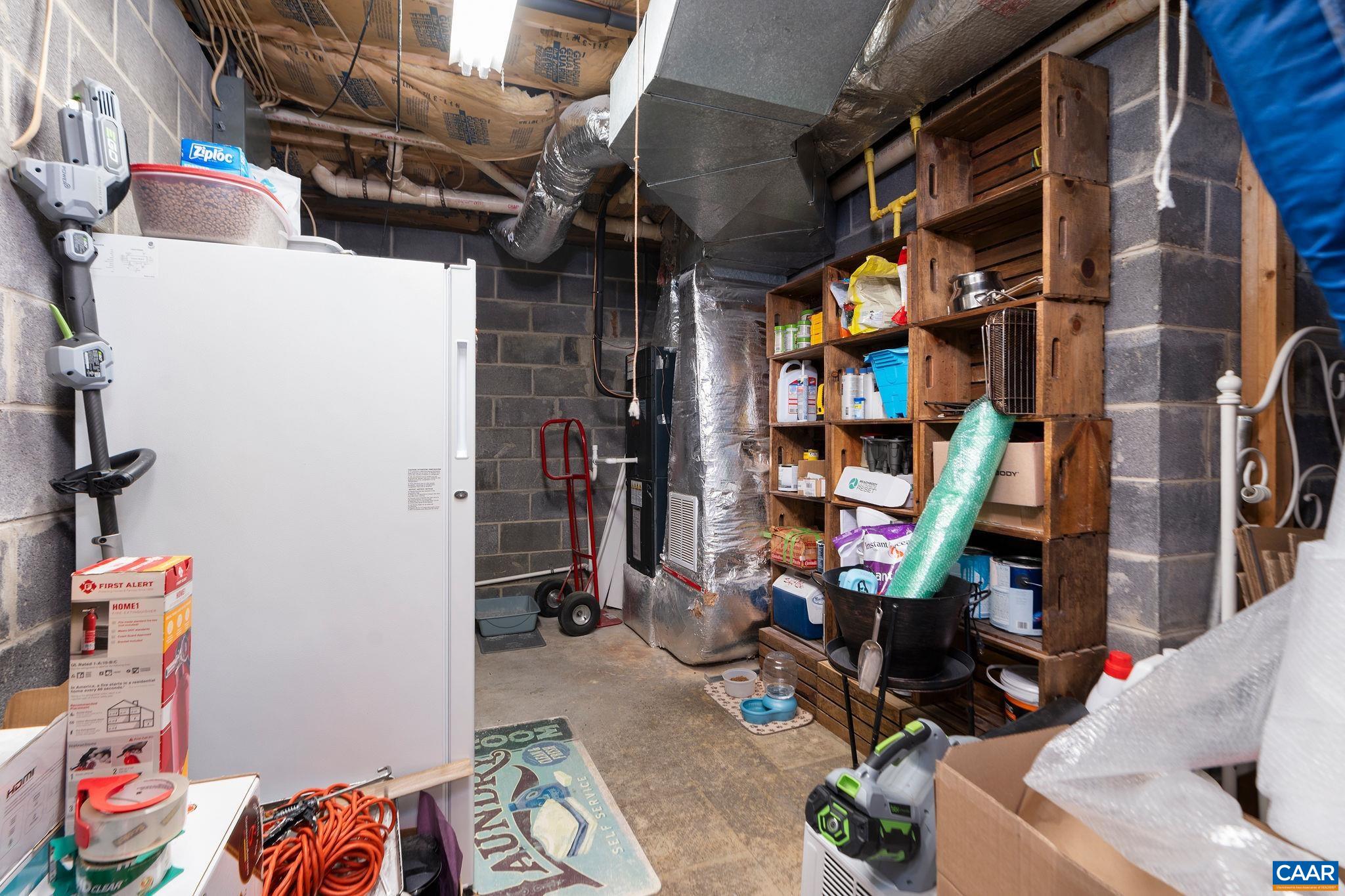 205 YOUNT AVE, STAUNTON, Virginia 24401, 3 Bedrooms Bedrooms, ,2 BathroomsBathrooms,Residential,205 YOUNT AVE,674652 MLS # 674652