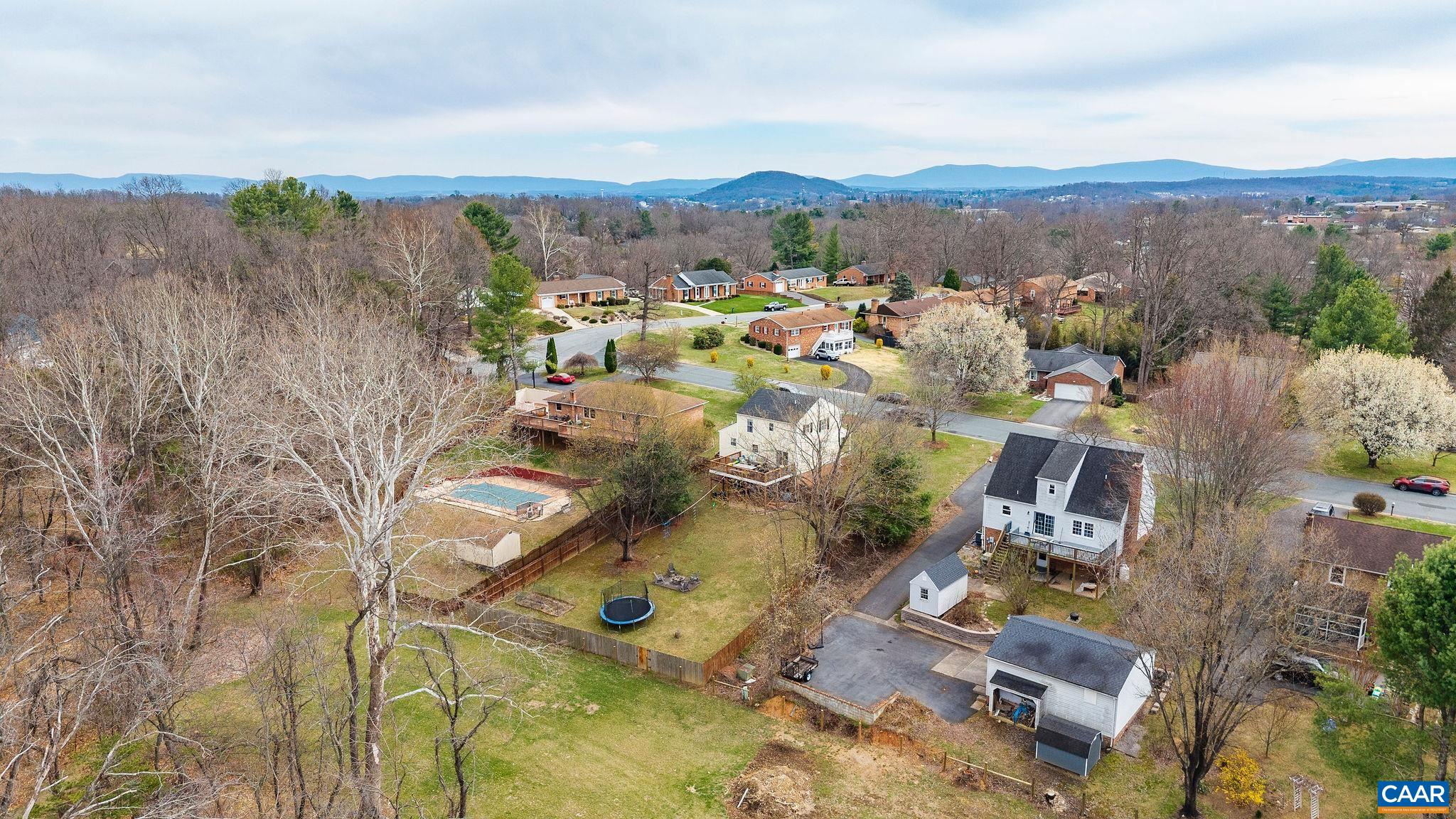 205 YOUNT AVE, STAUNTON, Virginia 24401, 3 Bedrooms Bedrooms, ,2 BathroomsBathrooms,Residential,205 YOUNT AVE,674652 MLS # 674652