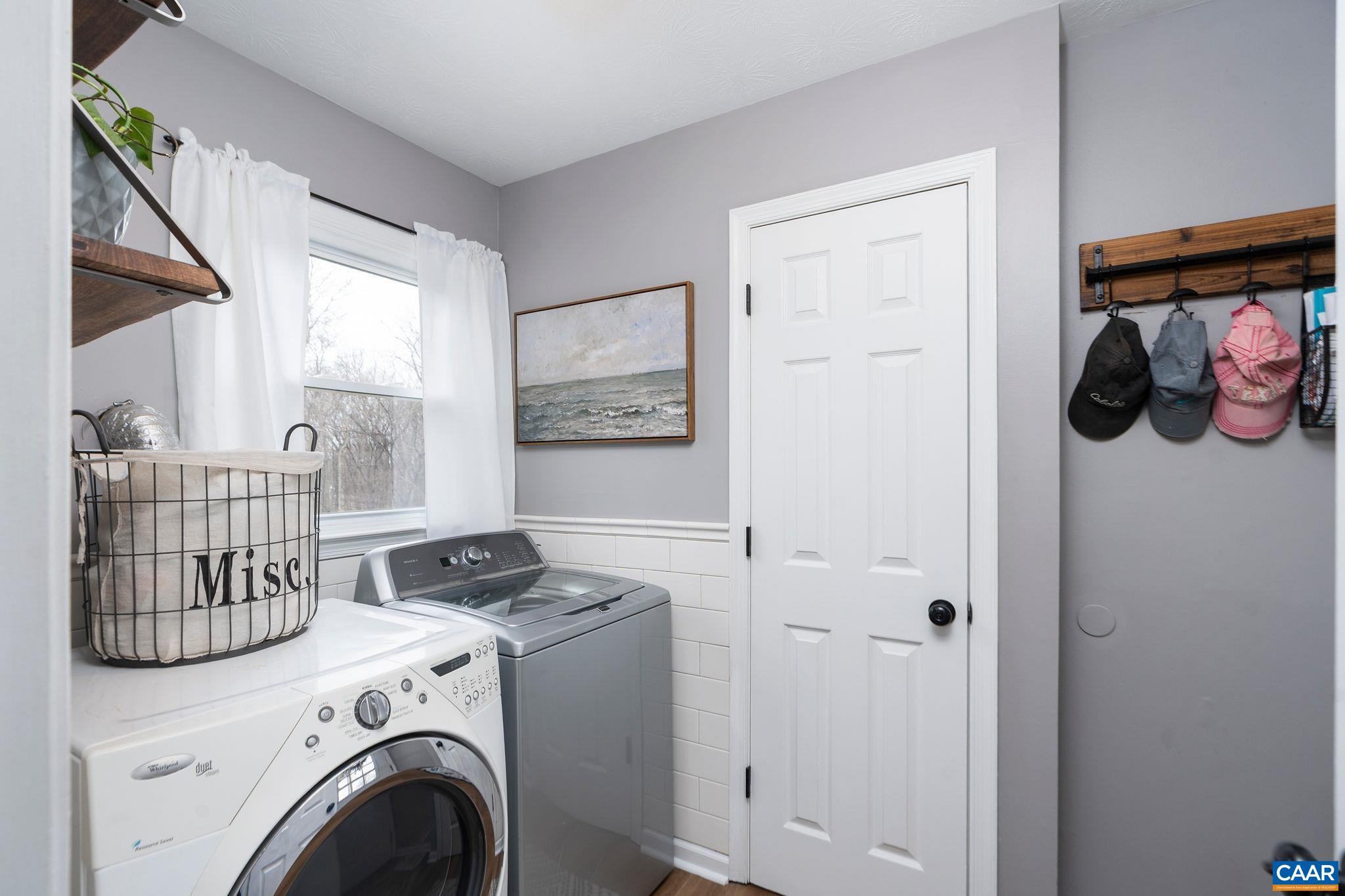 205 YOUNT AVE, STAUNTON, Virginia 24401, 3 Bedrooms Bedrooms, ,2 BathroomsBathrooms,Residential,205 YOUNT AVE,674652 MLS # 674652