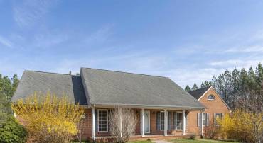 2508 THOMAS JEFFERSON PKWY, CHARLOTTESVILLE, Virginia 22902, 3 Bedrooms Bedrooms, ,2 BathroomsBathrooms,Residential,2508 THOMAS JEFFERSON PKWY,674653 MLS # 674653