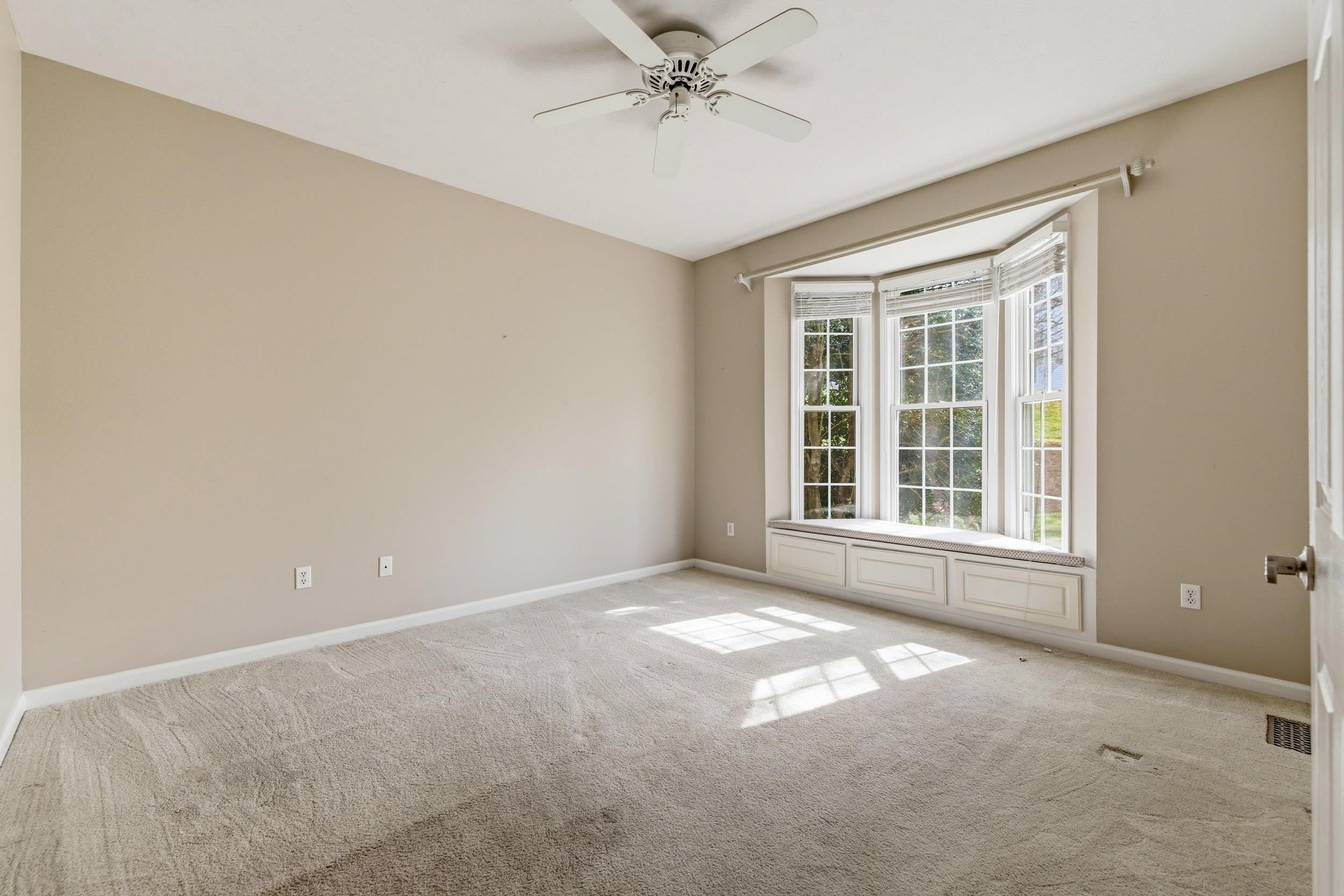 398 SPRING OAKS DR, ROCKINGHAM, Virginia 22801, 2 Bedrooms Bedrooms, ,2 BathroomsBathrooms,Residential,398 SPRING OAKS DR,674664 MLS # 674664