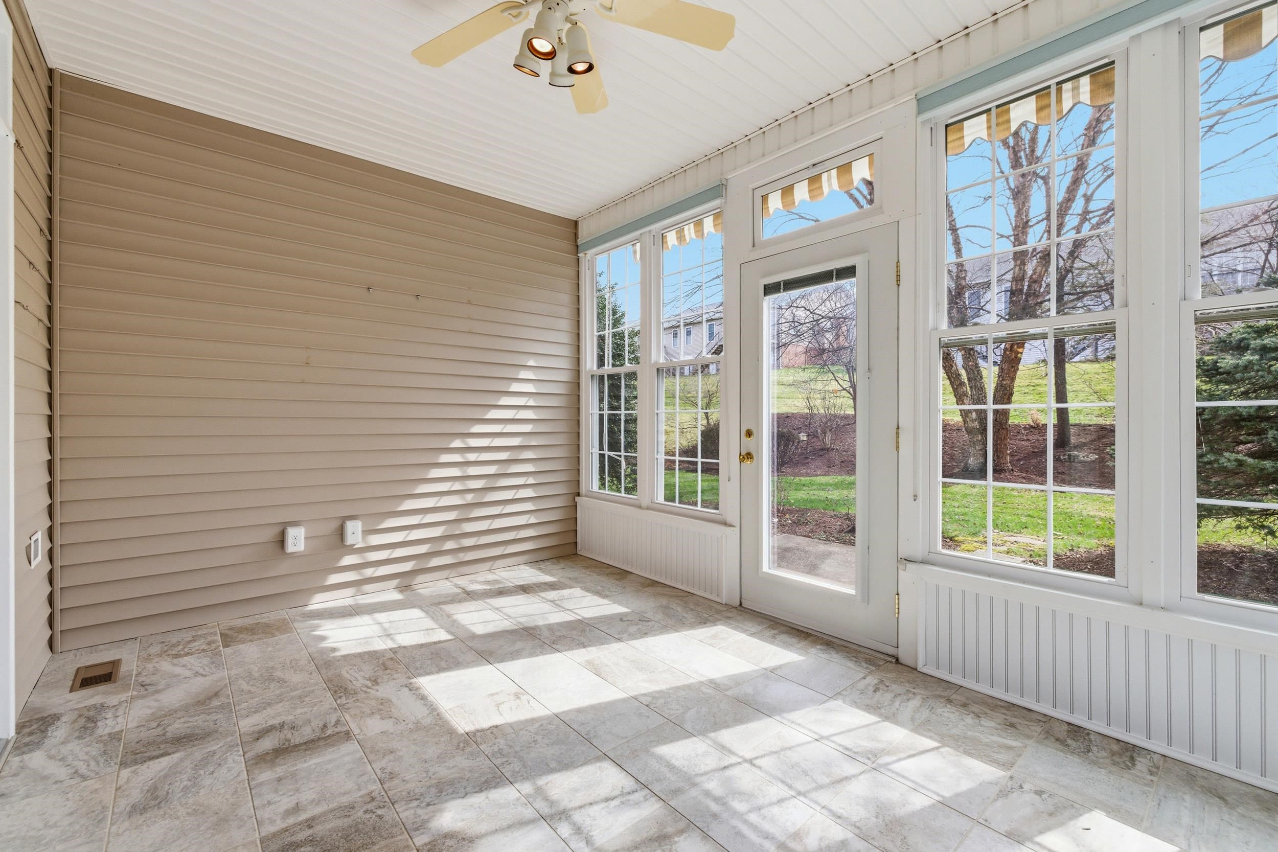 398 SPRING OAKS DR, ROCKINGHAM, Virginia 22801, 2 Bedrooms Bedrooms, ,2 BathroomsBathrooms,Residential,398 SPRING OAKS DR,674664 MLS # 674664