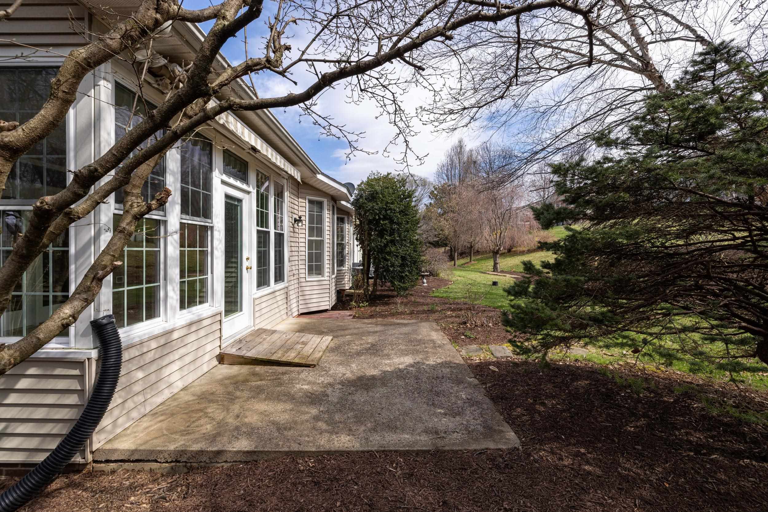 398 SPRING OAKS DR, ROCKINGHAM, Virginia 22801, 2 Bedrooms Bedrooms, ,2 BathroomsBathrooms,Residential,398 SPRING OAKS DR,674664 MLS # 674664