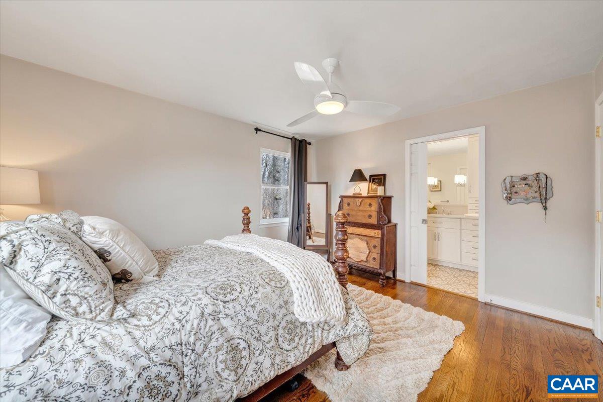 1512 GLENWOOD CIR, ROANOKE, Virginia 24014, 4 Bedrooms Bedrooms, ,2 BathroomsBathrooms,Residential,R onto Garden City SE, L onto Mabry Ave, L Ventnor,1512 GLENWOOD CIR,674669 MLS # 674669