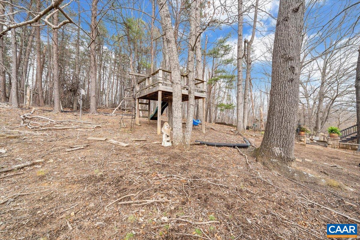 1512 GLENWOOD CIR, ROANOKE, Virginia 24014, 4 Bedrooms Bedrooms, ,2 BathroomsBathrooms,Residential,R onto Garden City SE, L onto Mabry Ave, L Ventnor,1512 GLENWOOD CIR,674669 MLS # 674669