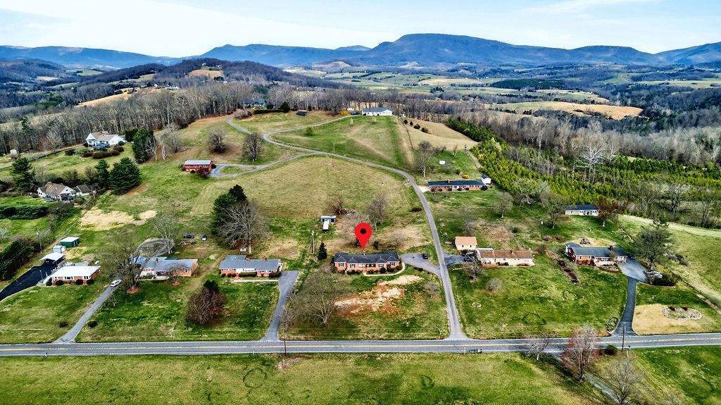 11 AVALON LN, LEXINGTON, Virginia 24450, 3 Bedrooms Bedrooms, ,2 BathroomsBathrooms,Residential,11 AVALON LN,674670 MLS # 674670 11 AVALON LN, LEXINGTON, Virginia 24450, 3 Bedrooms Bedrooms, ,2 BathroomsBathrooms,Residential,11 AVALON LN,674670 MLS # 674670