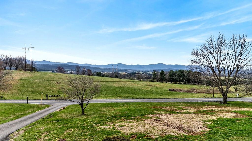 11 AVALON LN, LEXINGTON, Virginia 24450, 3 Bedrooms Bedrooms, ,2 BathroomsBathrooms,Residential,11 AVALON LN,674670 MLS # 674670 11 AVALON LN, LEXINGTON, Virginia 24450, 3 Bedrooms Bedrooms, ,2 BathroomsBathrooms,Residential,11 AVALON LN,674670 MLS # 674670