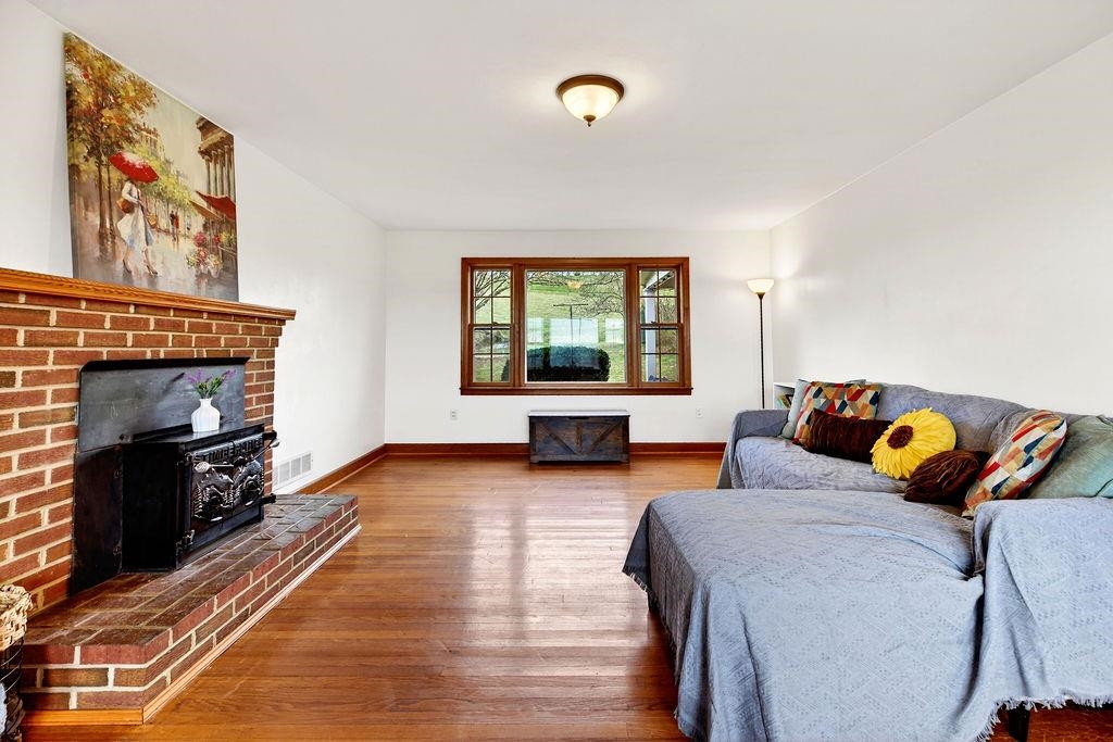 11 AVALON LN, LEXINGTON, Virginia 24450, 3 Bedrooms Bedrooms, ,2 BathroomsBathrooms,Residential,11 AVALON LN,674670 MLS # 674670 11 AVALON LN, LEXINGTON, Virginia 24450, 3 Bedrooms Bedrooms, ,2 BathroomsBathrooms,Residential,11 AVALON LN,674670 MLS # 674670