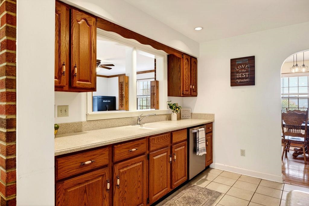 11 AVALON LN, LEXINGTON, Virginia 24450, 3 Bedrooms Bedrooms, ,2 BathroomsBathrooms,Residential,11 AVALON LN,674670 MLS # 674670 11 AVALON LN, LEXINGTON, Virginia 24450, 3 Bedrooms Bedrooms, ,2 BathroomsBathrooms,Residential,11 AVALON LN,674670 MLS # 674670