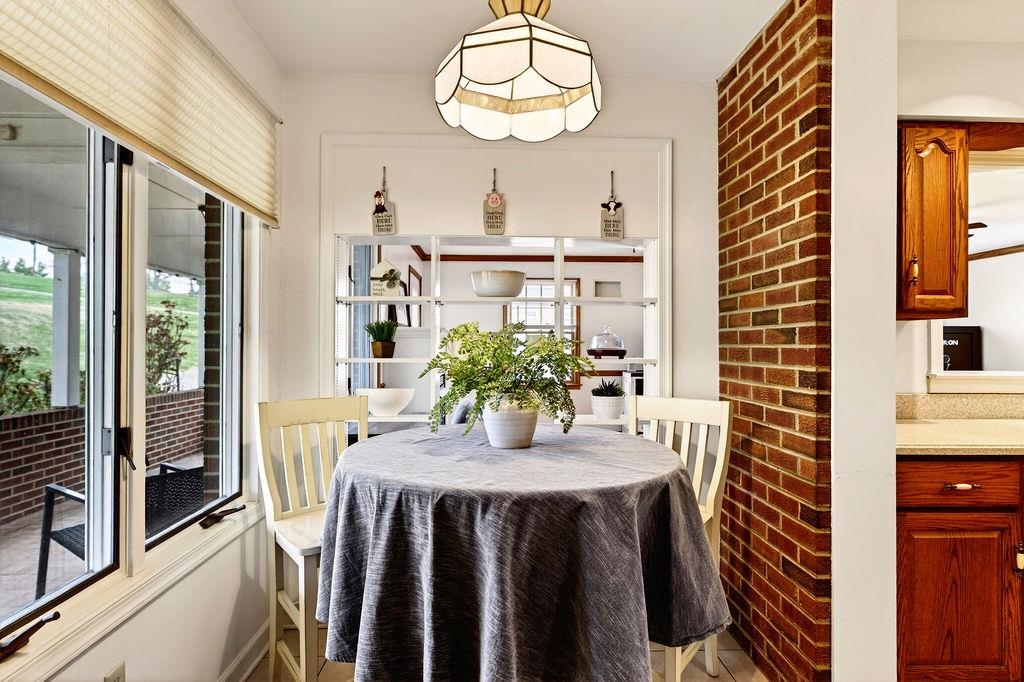 11 AVALON LN, LEXINGTON, Virginia 24450, 3 Bedrooms Bedrooms, ,2 BathroomsBathrooms,Residential,11 AVALON LN,674670 MLS # 674670 11 AVALON LN, LEXINGTON, Virginia 24450, 3 Bedrooms Bedrooms, ,2 BathroomsBathrooms,Residential,11 AVALON LN,674670 MLS # 674670