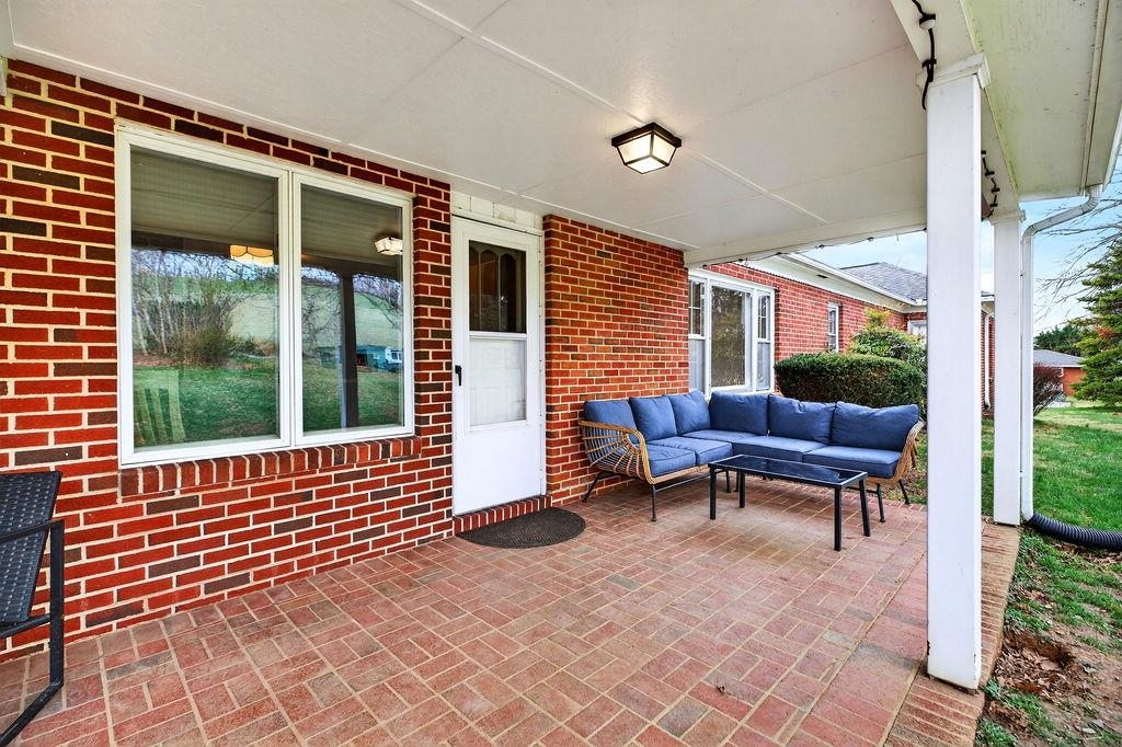 11 AVALON LN, LEXINGTON, Virginia 24450, 3 Bedrooms Bedrooms, ,2 BathroomsBathrooms,Residential,11 AVALON LN,674670 MLS # 674670 11 AVALON LN, LEXINGTON, Virginia 24450, 3 Bedrooms Bedrooms, ,2 BathroomsBathrooms,Residential,11 AVALON LN,674670 MLS # 674670