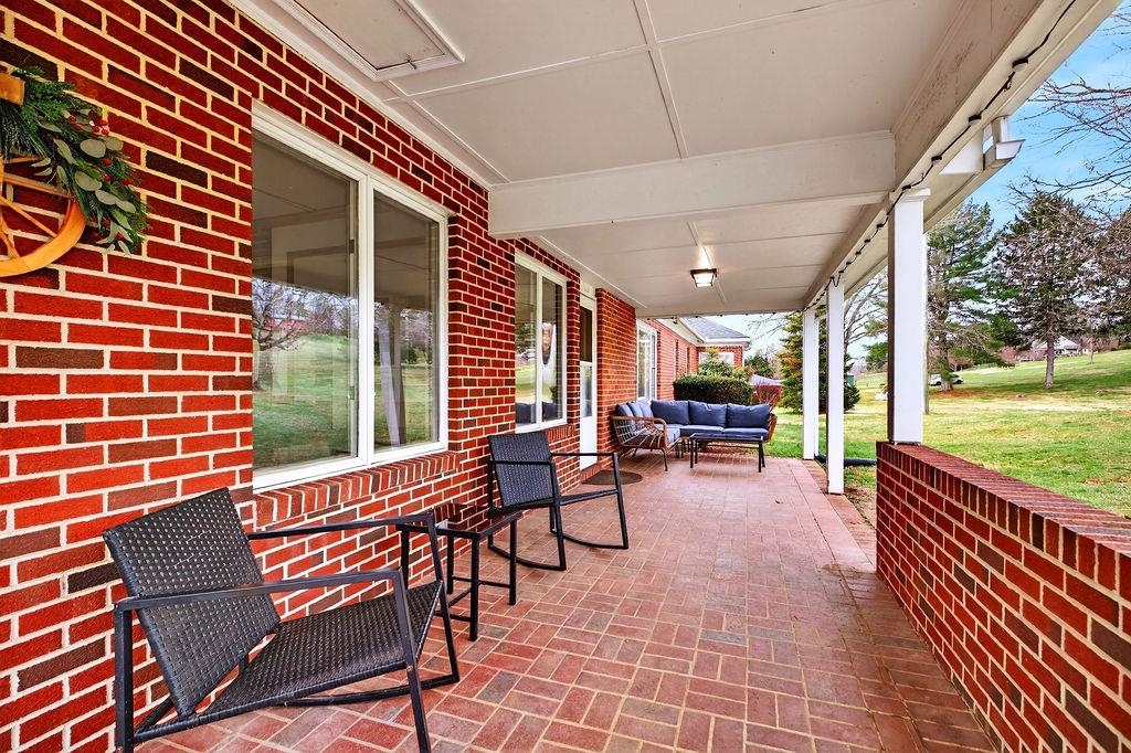 11 AVALON LN, LEXINGTON, Virginia 24450, 3 Bedrooms Bedrooms, ,2 BathroomsBathrooms,Residential,11 AVALON LN,674670 MLS # 674670 11 AVALON LN, LEXINGTON, Virginia 24450, 3 Bedrooms Bedrooms, ,2 BathroomsBathrooms,Residential,11 AVALON LN,674670 MLS # 674670