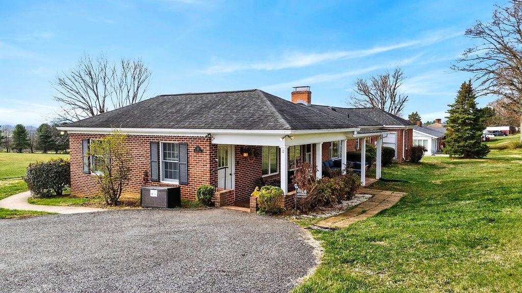 11 AVALON LN, LEXINGTON, Virginia 24450, 3 Bedrooms Bedrooms, ,2 BathroomsBathrooms,Residential,11 AVALON LN,674670 MLS # 674670 11 AVALON LN, LEXINGTON, Virginia 24450, 3 Bedrooms Bedrooms, ,2 BathroomsBathrooms,Residential,11 AVALON LN,674670 MLS # 674670