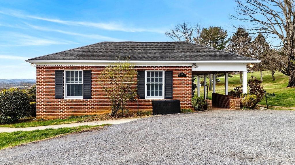 11 AVALON LN, LEXINGTON, Virginia 24450, 3 Bedrooms Bedrooms, ,2 BathroomsBathrooms,Residential,11 AVALON LN,674670 MLS # 674670 11 AVALON LN, LEXINGTON, Virginia 24450, 3 Bedrooms Bedrooms, ,2 BathroomsBathrooms,Residential,11 AVALON LN,674670 MLS # 674670