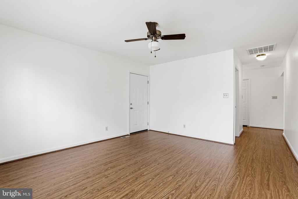 11306 REGAL CT, FREDERICKSBURG, Virginia 22407, 3 Bedrooms Bedrooms, ,2 BathroomsBathrooms,Residential,11306 REGAL CT,VASP2039766 MLS # VASP2039766