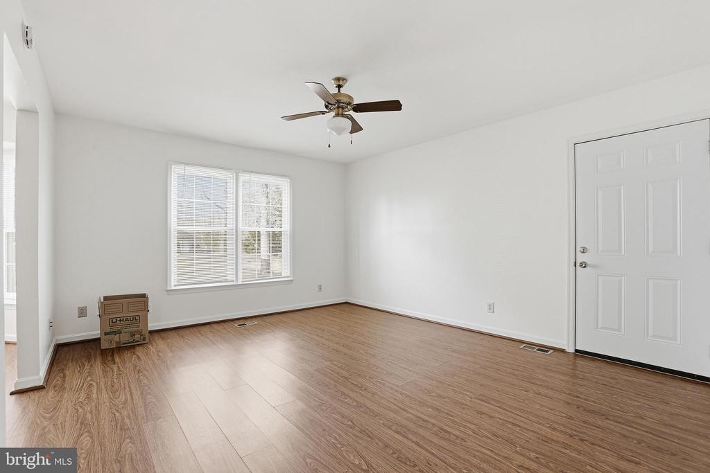 11306 REGAL CT, FREDERICKSBURG, Virginia 22407, 3 Bedrooms Bedrooms, ,2 BathroomsBathrooms,Residential,11306 REGAL CT,VASP2039766 MLS # VASP2039766