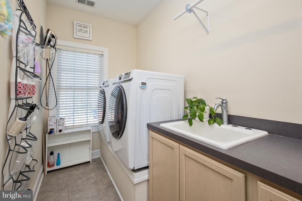 909 HANCOCK DR, RUCKERSVILLE, Virginia 22968, 4 Bedrooms Bedrooms, ,4 BathroomsBathrooms,Residential,909 HANCOCK DR,VAGR2000824 MLS # VAGR2000824 909 HANCOCK DR, RUCKERSVILLE, Virginia 22968, 4 Bedrooms Bedrooms, ,4 BathroomsBathrooms,Residential,909 HANCOCK DR,VAGR2000824 MLS # VAGR2000824