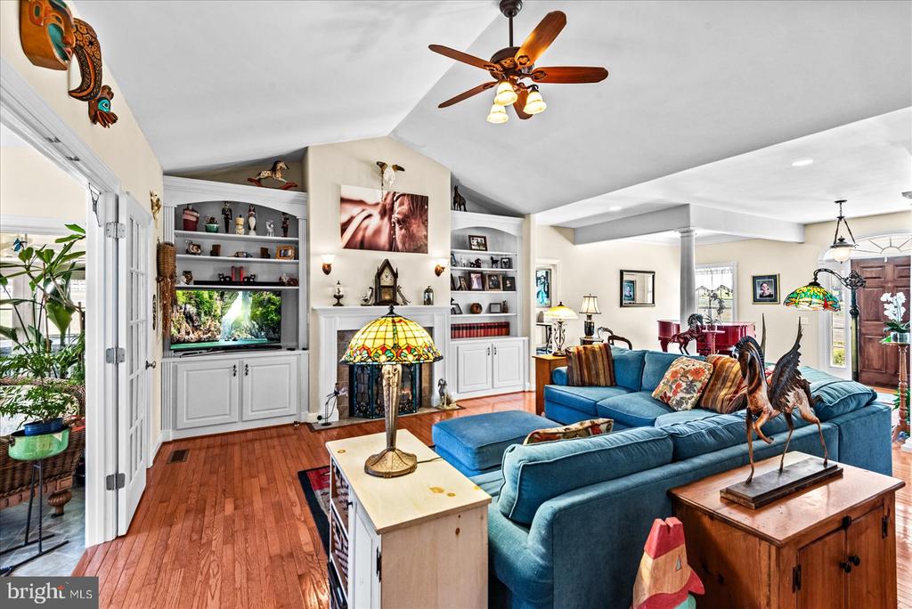 8032 MEADOWLAND DR, LOCUST GROVE, Virginia 22508, 4 Bedrooms Bedrooms, ,4 BathroomsBathrooms,Residential,8032 MEADOWLAND DR,VAOR2013448 MLS # VAOR2013448