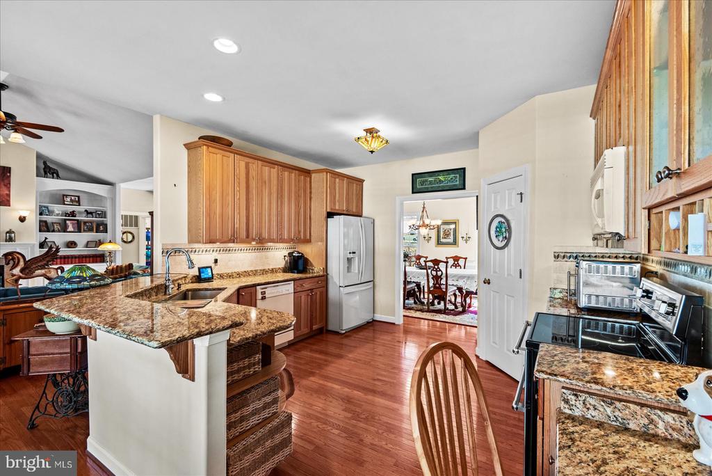 8032 MEADOWLAND DR, LOCUST GROVE, Virginia 22508, 4 Bedrooms Bedrooms, ,4 BathroomsBathrooms,Residential,8032 MEADOWLAND DR,VAOR2013448 MLS # VAOR2013448